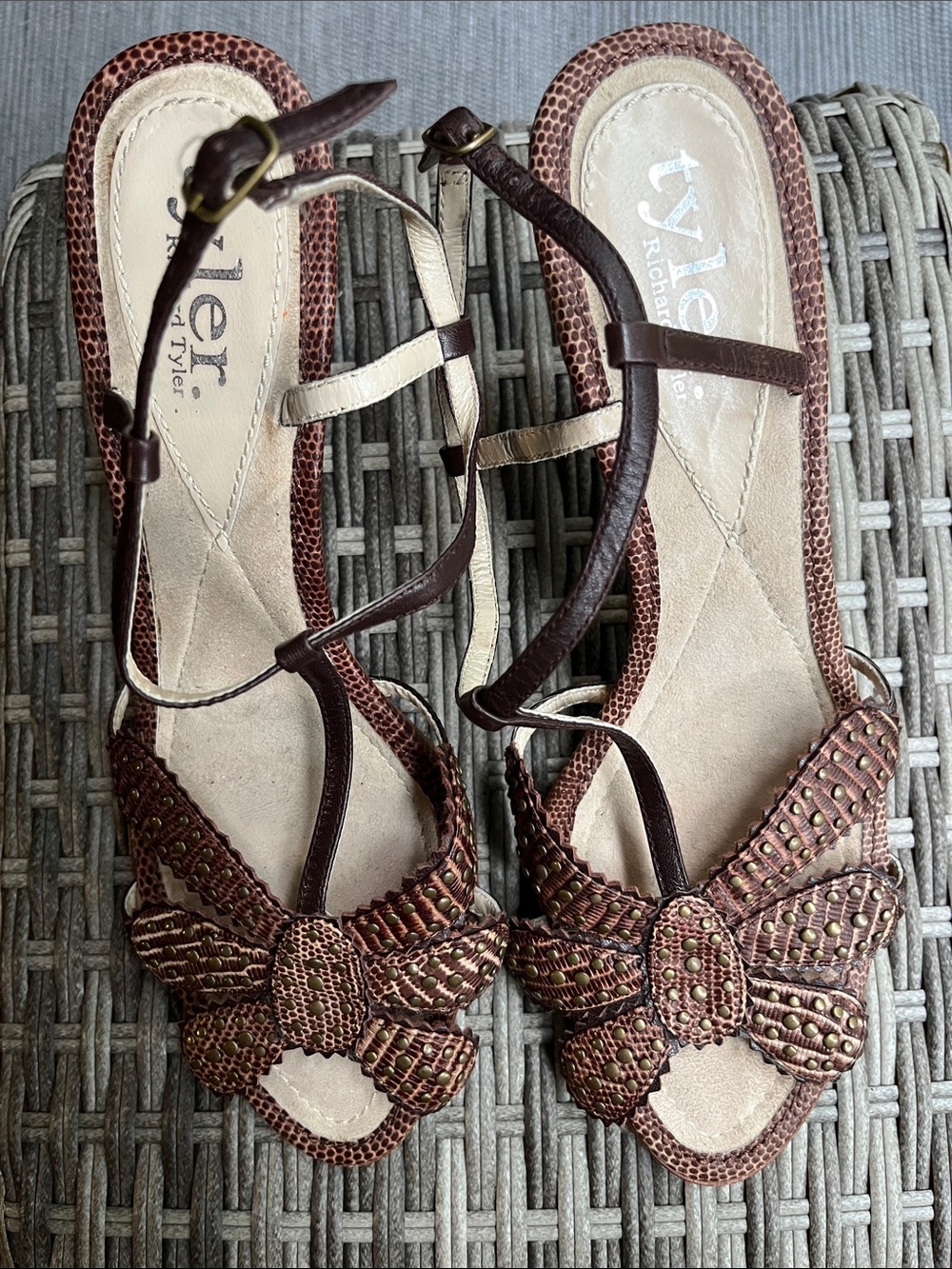 Richard Tyler brown strappy heels
